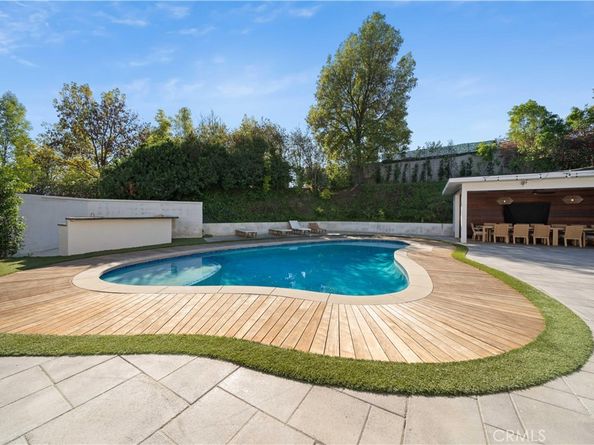 5631 Wilhelmina Avenue, Woodland Hills CA 91367