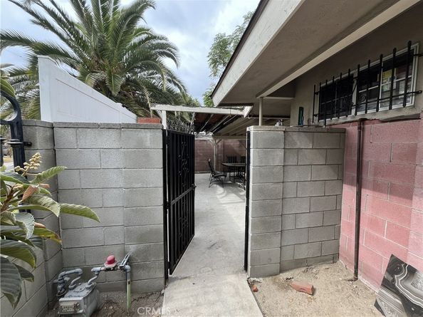 7705 Ben Avenue, North Hollywood CA 91605