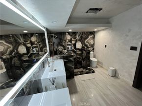 7705 Ben Avenue, North Hollywood CA 91605