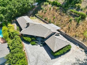 4067 Hayvenhurst Drive, Encino CA 91436