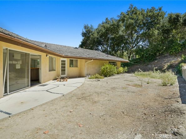 4067 Hayvenhurst Drive, Encino CA 91436