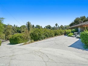 4067 Hayvenhurst Drive, Encino CA 91436