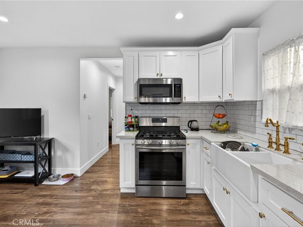 3305 Montclair, Los Angeles CA 90018