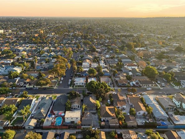 3305 Montclair, Los Angeles CA 90018