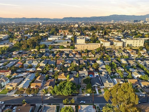 3305 Montclair, Los Angeles CA 90018