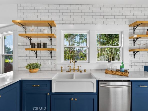 3305 Montclair, Los Angeles CA 90018