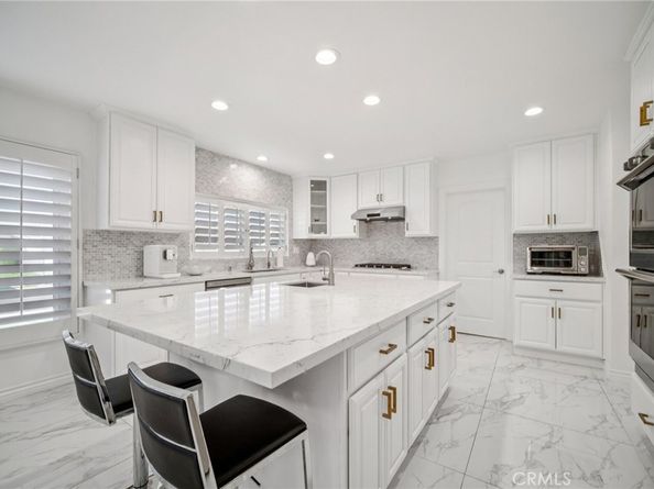 17158 Citronia Street, Northridge CA 91325