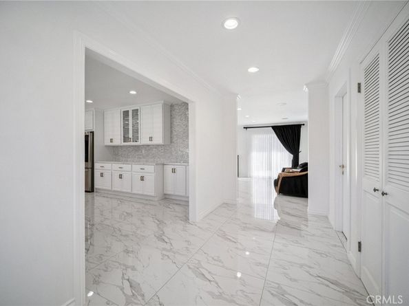 17158 Citronia Street, Northridge CA 91325