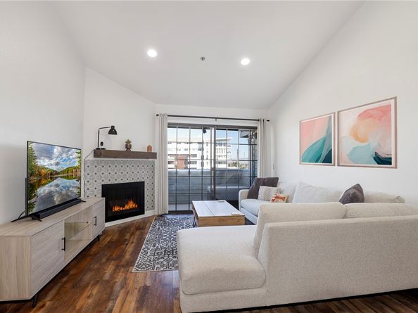 6545 Reseda 19, Reseda CA 91335