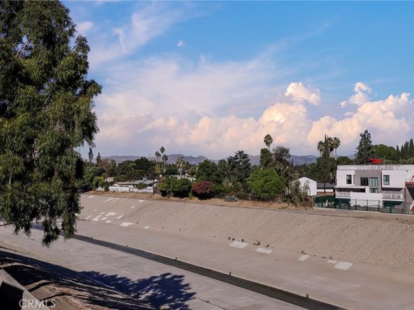 6545 Reseda 19, Reseda CA 91335
