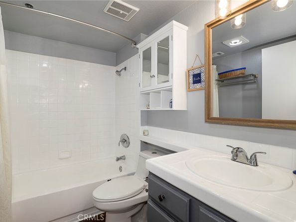 6545 Reseda 19, Reseda CA 91335