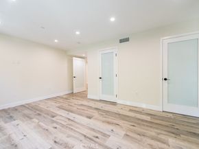 1516 N Beverly Glen Boulevard, Los Angeles CA 90077