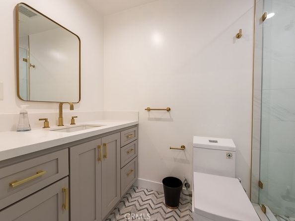 1516 N Beverly Glen Boulevard, Los Angeles CA 90077