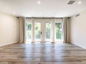 1516 N Beverly Glen Boulevard, Los Angeles CA 90077