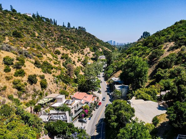 1516 N Beverly Glen Boulevard, Los Angeles CA 90077