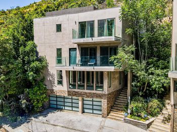 1516 N Beverly Glen Boulevard