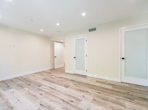 1516 N Beverly Glen Boulevard, Los Angeles CA 90077
