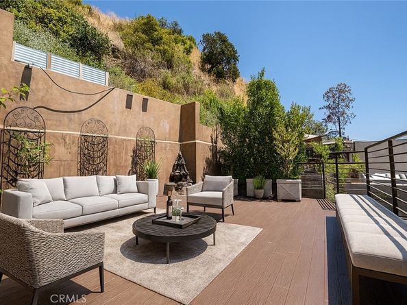 1516 N Beverly Glen Boulevard, Los Angeles CA 90077