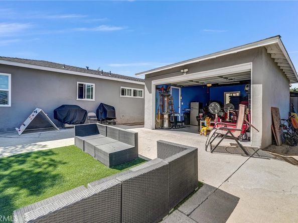 1605 251st Street, Harbor City CA 90710