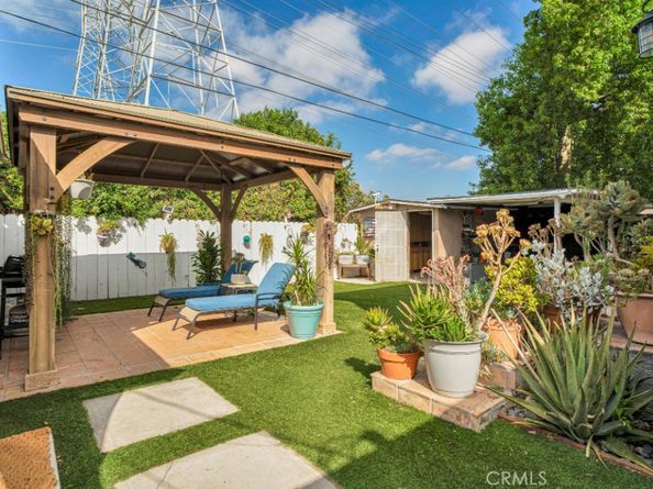 8921 Geyser Avenue, Northridge CA 91324