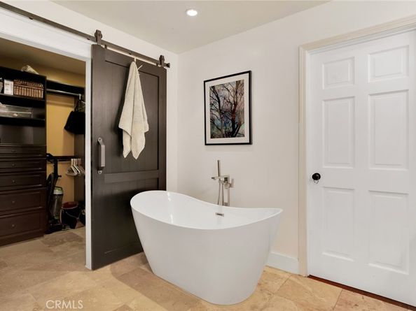 8921 Geyser Avenue, Northridge CA 91324