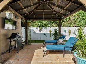 8921 Geyser Avenue, Northridge CA 91324