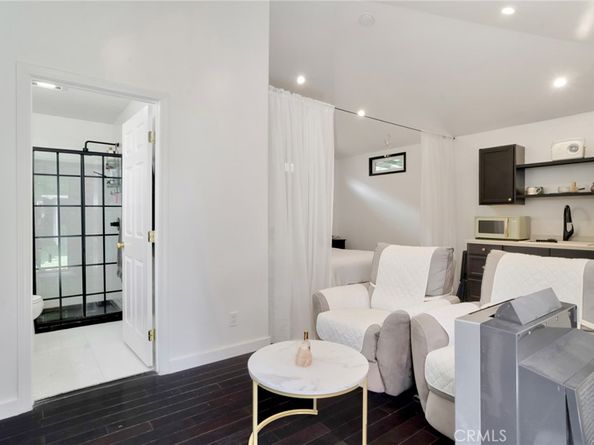 8921 Geyser Avenue, Northridge CA 91324