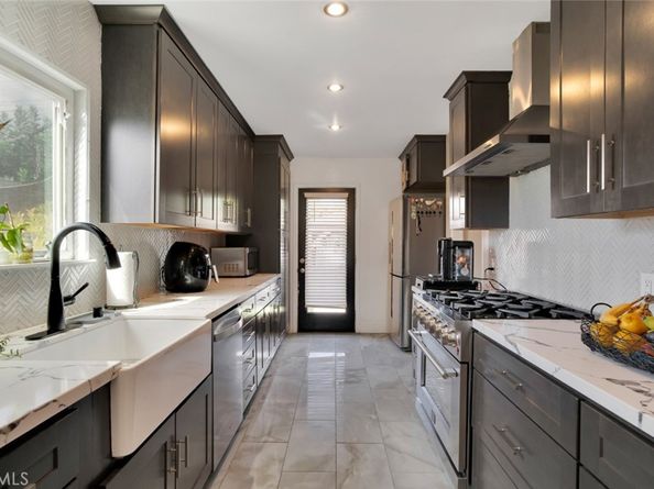 8921 Geyser Avenue, Northridge CA 91324