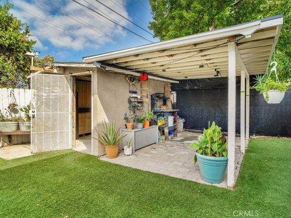 8921 Geyser Avenue, Northridge CA 91324