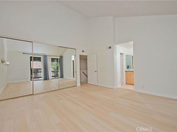 5711 Owensmouth Avenue 117, Woodland Hills CA 91367