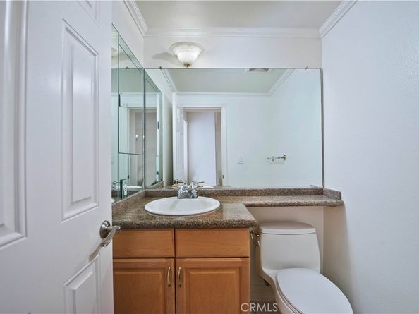 5711 Owensmouth Avenue 117, Woodland Hills CA 91367