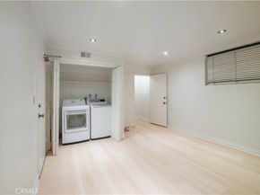 5711 Owensmouth Avenue 117, Woodland Hills CA 91367