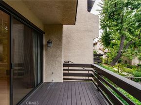 5711 Owensmouth Avenue 117, Woodland Hills CA 91367