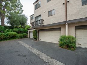 5711 Owensmouth Avenue 117, Woodland Hills CA 91367