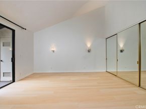 5711 Owensmouth Avenue 117, Woodland Hills CA 91367