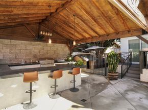 919 919 1/2 W 49th, Los Angeles CA 90037