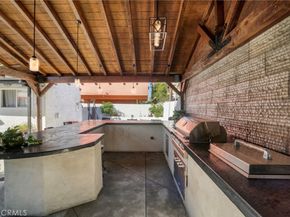 919 919 1/2 W 49th, Los Angeles CA 90037