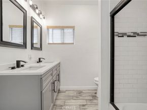 919 919 1/2 W 49th, Los Angeles CA 90037