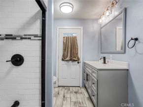 919 919 1/2 W 49th, Los Angeles CA 90037