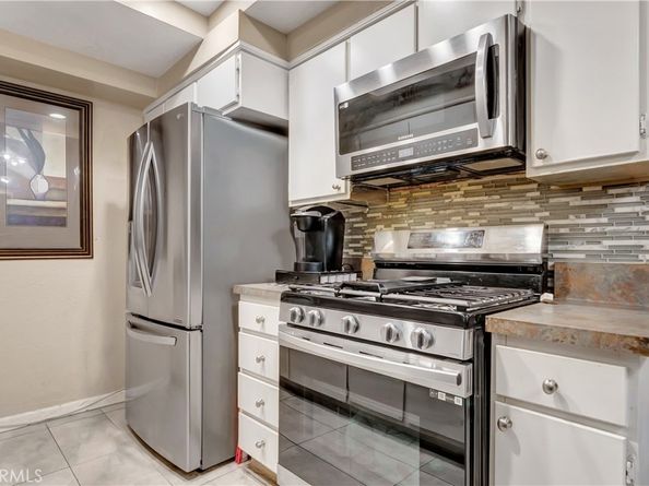 1523 E Windsor 208A, Glendale CA 91205