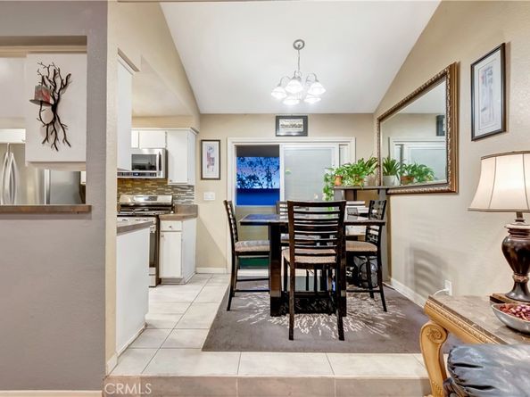 1523 E Windsor 208A, Glendale CA 91205