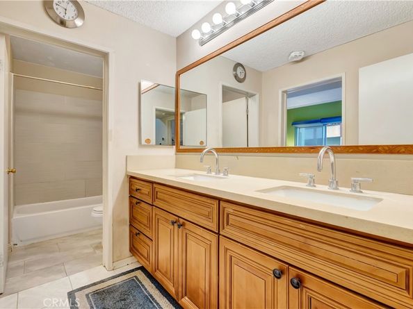 1523 E Windsor 208A, Glendale CA 91205