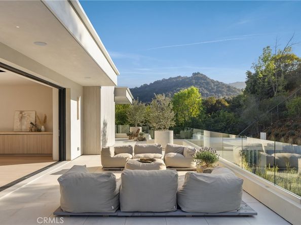 17177 Adlon Road, Encino CA 91436