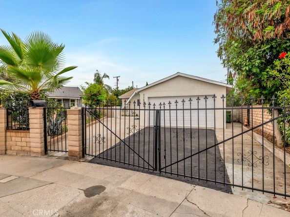 11552 11552 Fellows, Pacoima CA 91331