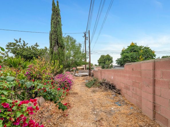 11552 11552 Fellows, Pacoima CA 91331