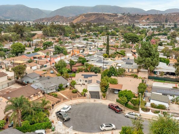 11552 11552 Fellows, Pacoima CA 91331
