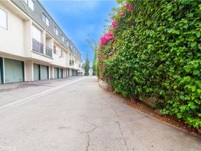 9047 Langdon Avenue 22, North Hills CA 91343