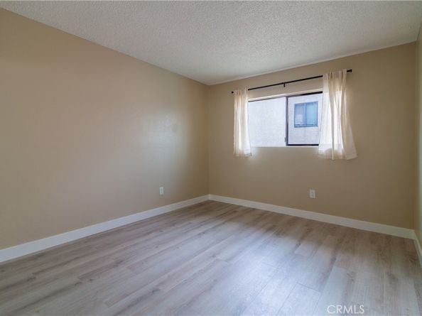 9047 Langdon Avenue 22, North Hills CA 91343
