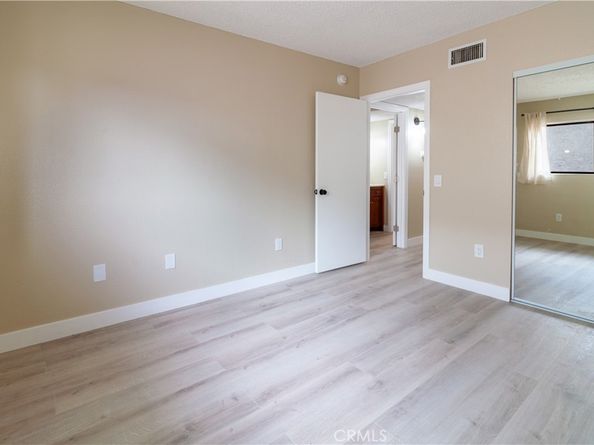 9047 Langdon Avenue 22, North Hills CA 91343