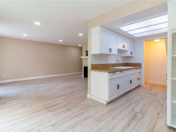 9047 Langdon Avenue 22, North Hills CA 91343